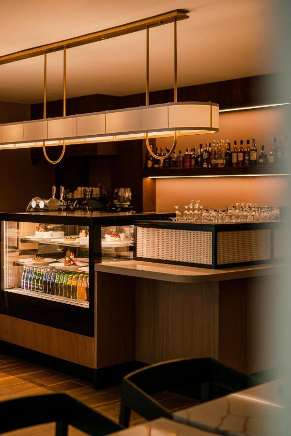 Royal Tulip Sand Kołobrzeg Kültér fotó The bar at the lounge